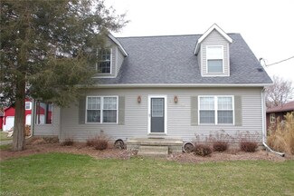 121 Melody Ln, Kelleys Island, OH 43438