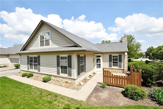 1004 Saint Andrews Dr, Washington, PA 15301