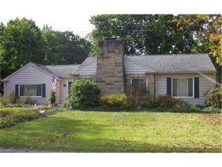 44 Thompson Dr, Akron, OH 44313