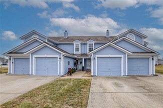 5645 NW Plantation Dr, Lees Summit, MO 64064