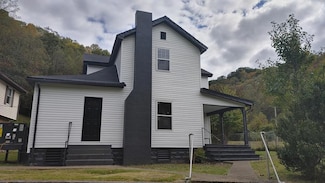 35 Varney Dr, Belfry, KY 41514