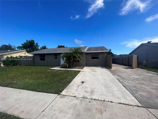 6254 Carthage Cir N, Lake Worth, FL 33463