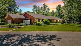 9711 W Par Ln, Wichita, KS 67212