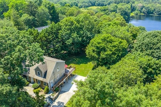908 W Falmouth Hwy, Falmouth, MA 02540