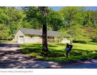 52 Whitney Dr, Woodstock, NY 12498