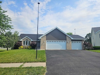 413 Shelden Dr, Winnebago, IL 61088