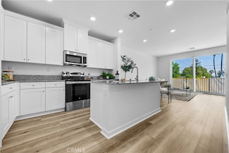 9423 N Sepulveda Blvd Unit 2, North Hills, CA 91343