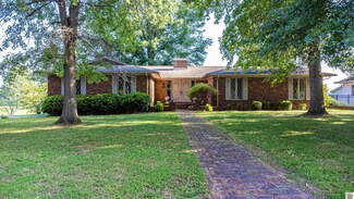 303 Canterbury Dr, Mayfield, KY 42066