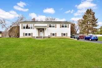 10 Scott Dr, Middletown, NY 10941