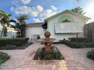 205 18th Ave N, Lake Worth, FL 33460