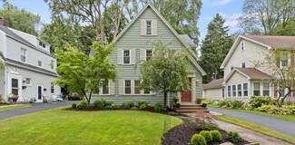 32 Castlebar Rd, Rochester, NY 14610