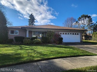 26695 Menge Ct, Warren, MI 48091