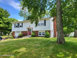 8 Jean Place, Schenectady, NY 12303