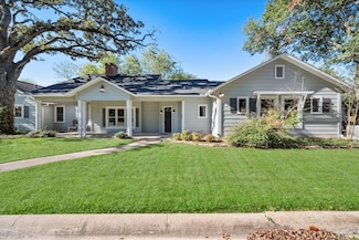 1100 Governors Dr, Corsicana, TX 75110