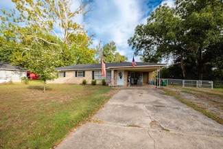 7024 Yarberry Ln, Little Rock, AR 72209