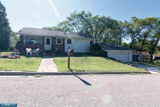 31 Knob Hill Dr, Virginia, MN 55792