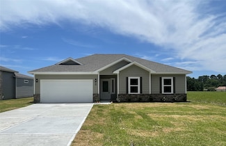6 Greenway Dr, Trinity, TX 75862