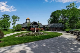 1567 Lake Rd, Youngstown, NY 14174