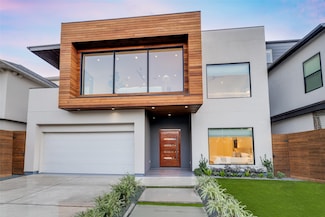 909 Peden St, Houston, TX 77006