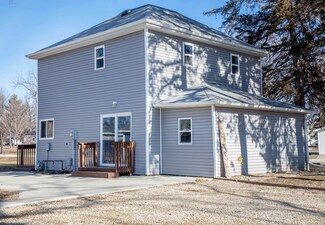 525 N Williams St, Shell Rock, IA 50670