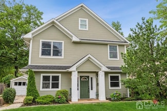 34 Summit Ave, Fords, NJ 08863