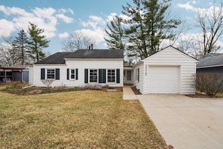 2215 Parkwood Ave, Ann Arbor, MI 48104