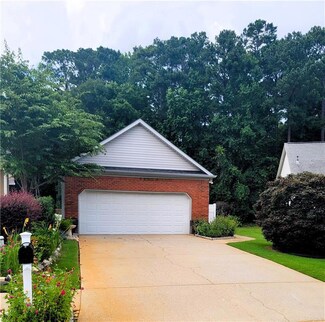 270 Woodgate Dr, Fayetteville, GA 30214