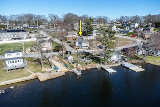24 E Shore Dr, Coventry, RI 02816