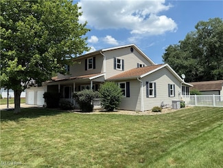 343 Schoenbrunn Dr NE, New Philadelphia, OH 44663