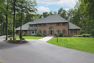 8426 Hobnail Rd, Manlius, NY 13104