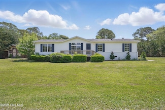 609 Park Dr, Hampstead, NC 28443