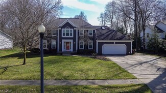 1421 River Trail Dr, Kent, OH 44240