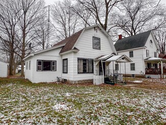 111 Hamilton St, Dowagiac, MI 49047