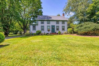 2003 Crandall Rd, Tiverton, RI 02878