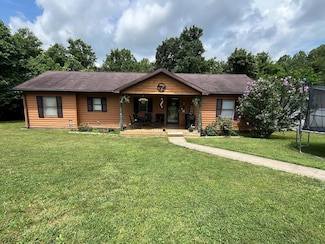 373 Ogden St, Mount Hope, WV 25880