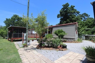 297 Beeline St, Wewahitchka, FL 32465