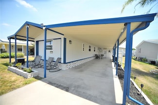 5248 Antigua Dr, Zephyrhills, FL 33541