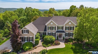 39 Crown View Ct, Sparta, NJ 07871