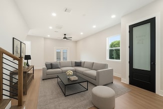 1003 E 33rd St, Houston, TX 77022