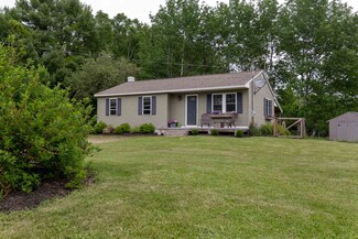 11 Circle Rd, Tilton, NH 03276