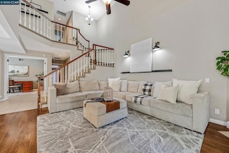 60 Rainbow Cir, Danville, CA 94506