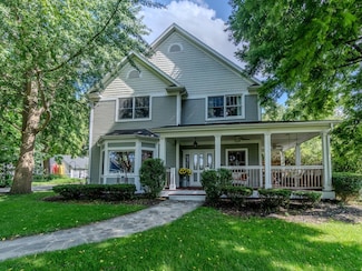 215 N River Rd, Fox River Grove, IL 60021