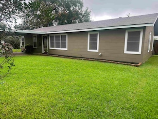 2237 11th St, Port Neches, TX 77651