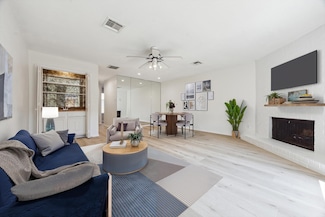 2515 Bering Dr Unit 11, Houston, TX 77057