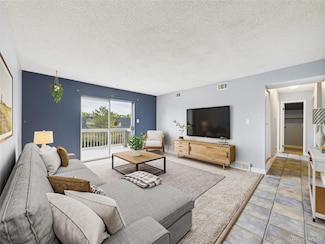 190 E Highline Cir Unit 302, Centennial, CO 80122