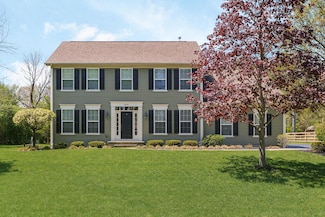 5001 Charlbury Dr, Columbus, OH 43220