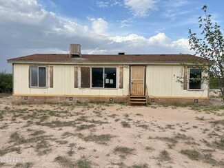 5955 S Pintek Ln, Hereford, AZ 85615