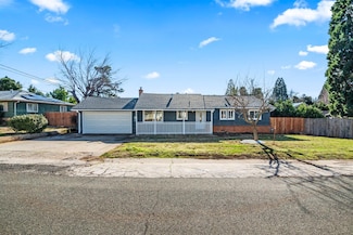 10697 Dolores Dr, Grass Valley, CA 95945