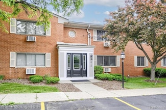 810 Plate St Unit 103, Rochester, MI 48307