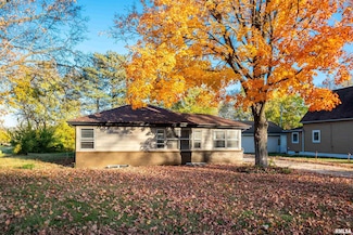 1426 N 4th St, Chillicothe, IL 61523